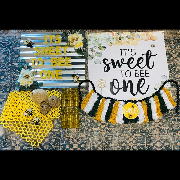 First Birthday Decorations & Supplies - Picture 1 of 10